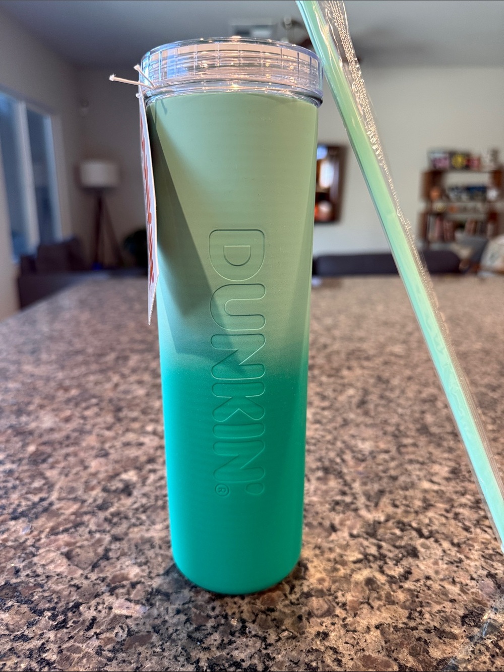 Dunkin’ Tumbler with Straw